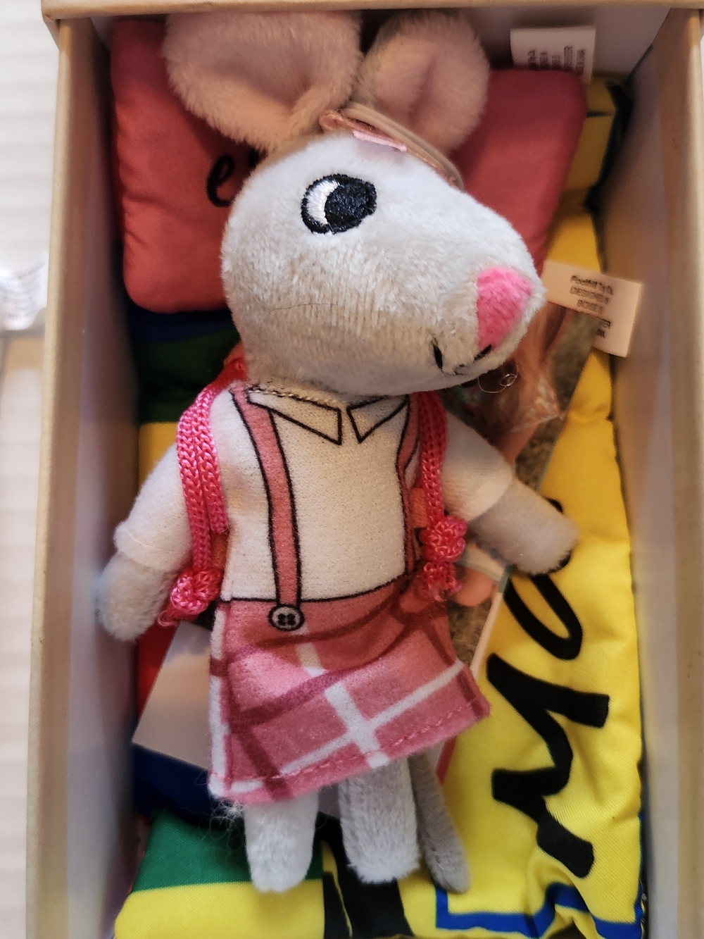 Foothill Toy Co. Matchbox Mouse w/blanket, bed, pillow, and box